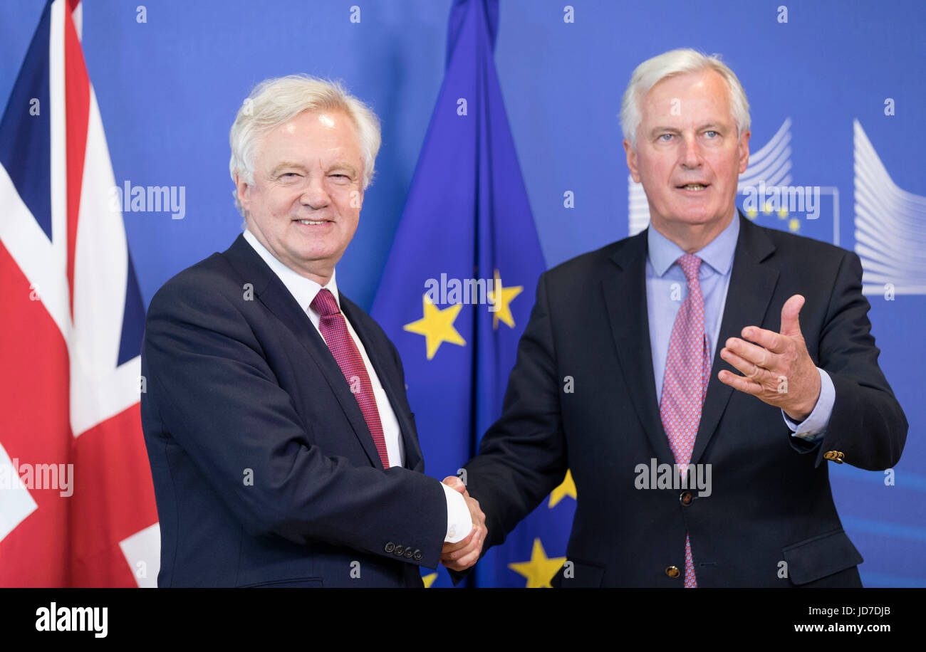 Bruselas, Bélgica. 19 Jun, 2017. Michel Barnier y David Davis, Secretario de Estado para salir de la Unión Europea, el pistoletazo de salida a las negociaciones Brexit Crédito: Andia/Alamy Live News Foto de stock
