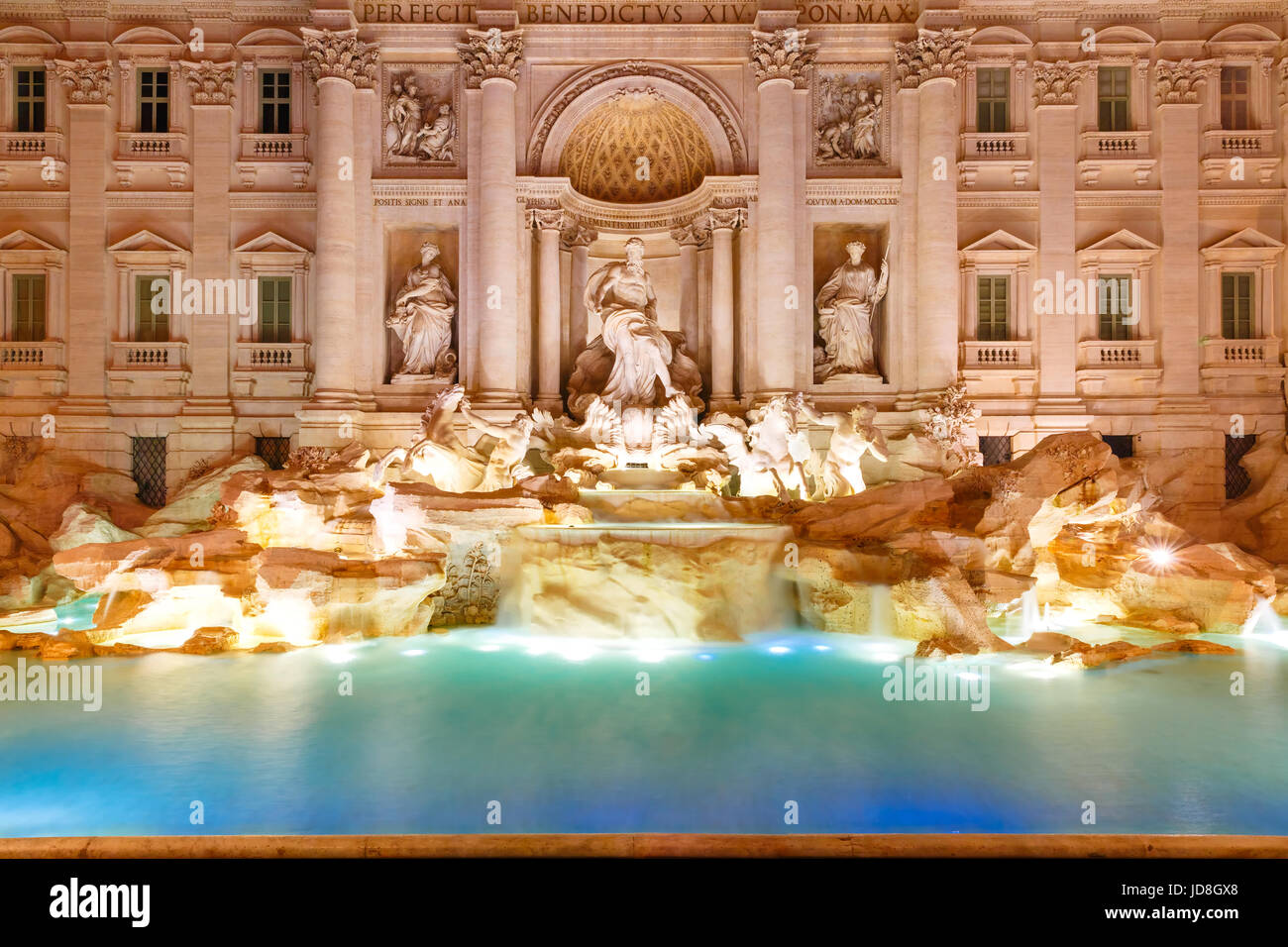 La fontana de Trevi o la Fontana di Trevi, en Roma, Italia Foto de stock