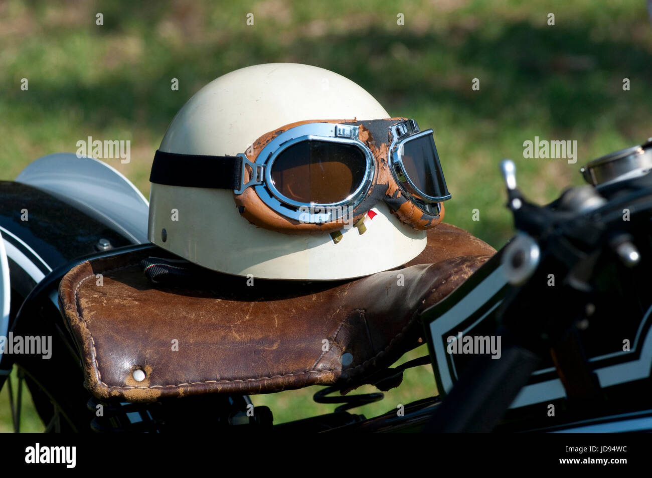 245,722 Casco Moto Antiguo Royalty-Free Photos and Stock Images