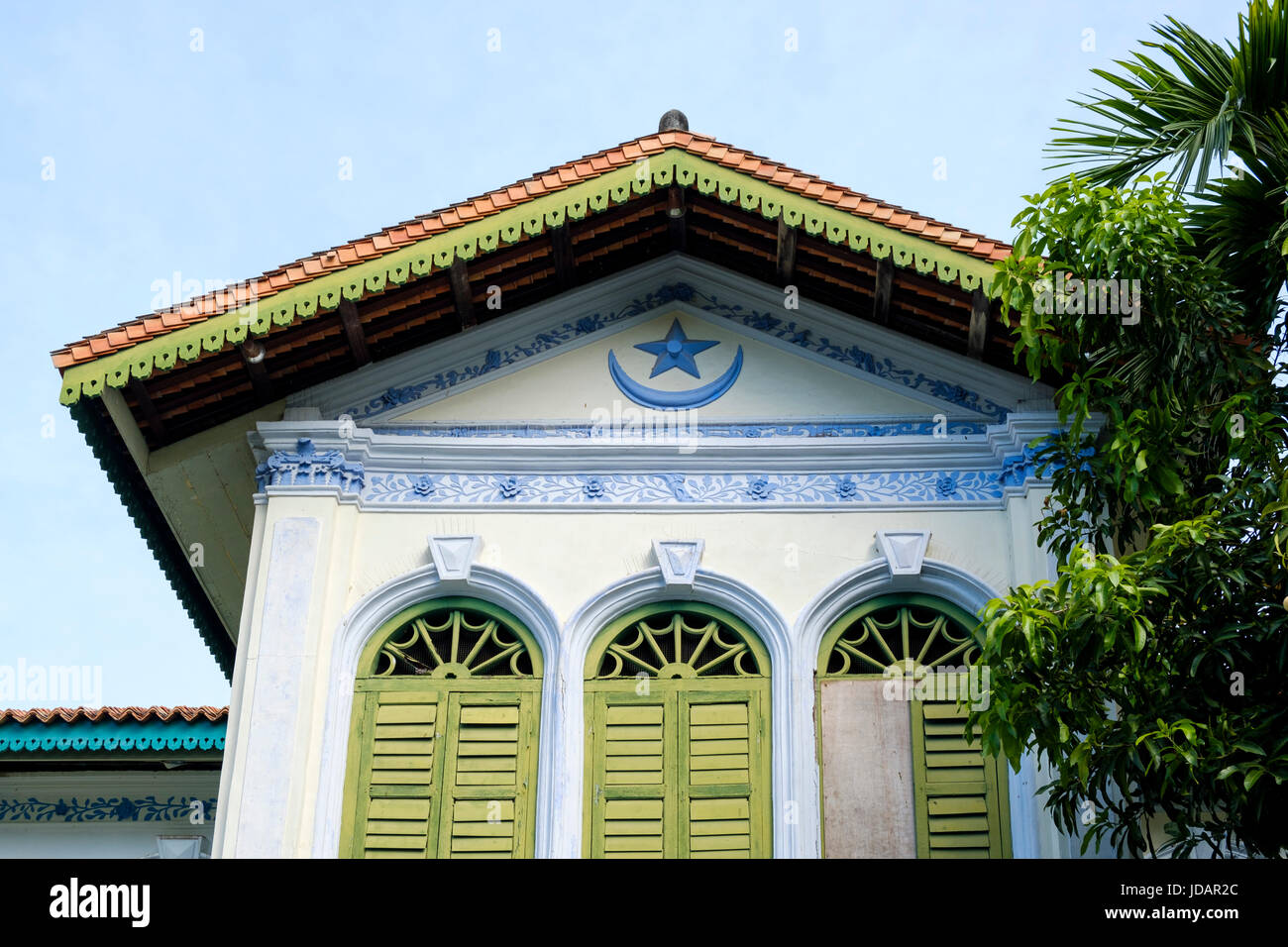El piso superior y el techo del Museo Islámico de Penang (AKA Syed Alatas Mansion), George Town, Pulau Pinang (Penang, Malasia). Foto de stock