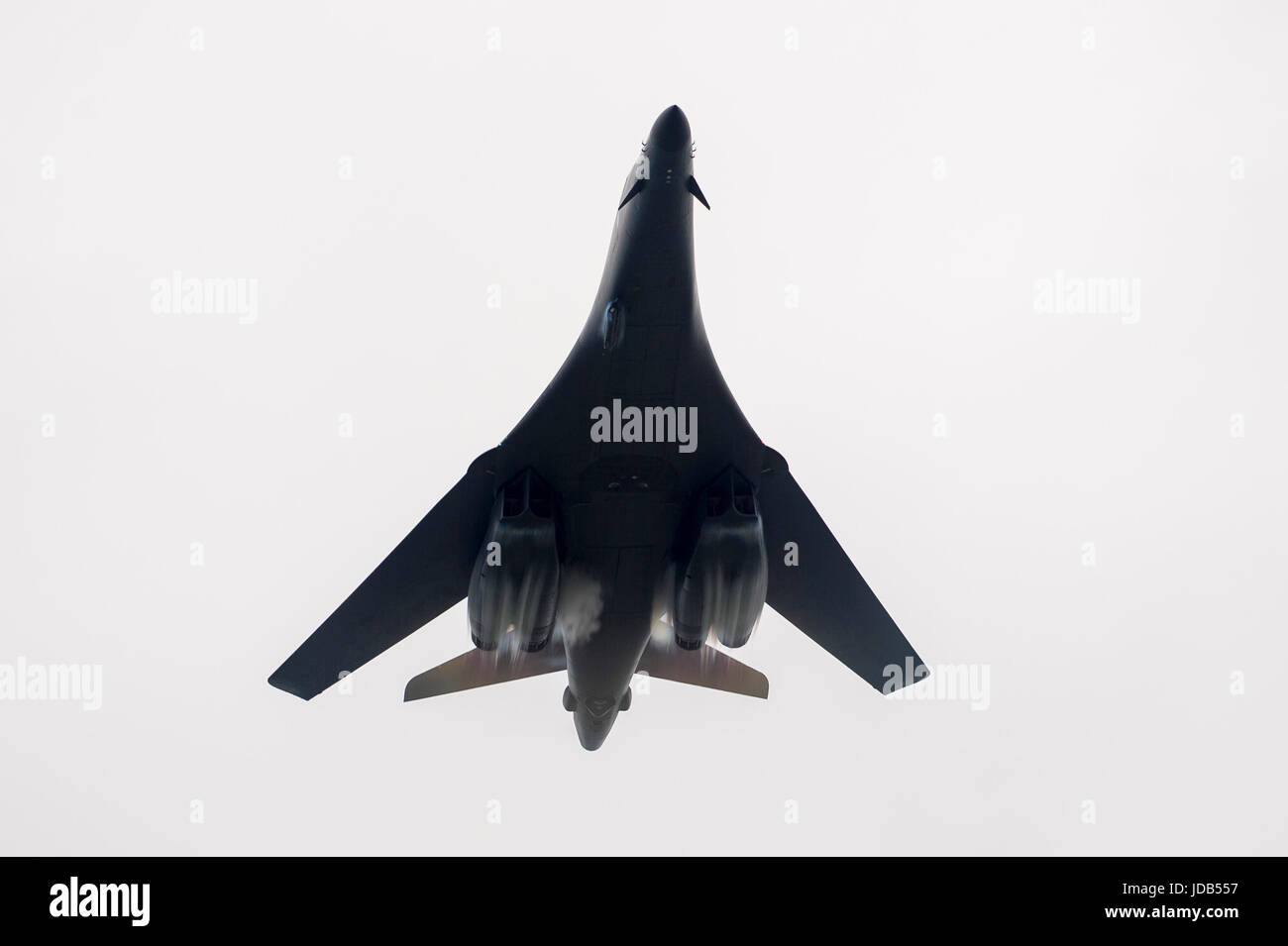 Un bombardero estratégico supersónico pesado estadounidense Rockwell B-1 Lancer durante la 45ª edición del ejercicio BÁLTICO BALTOPS OPERACIONES 2017 en Ustka, Polonia Foto de stock