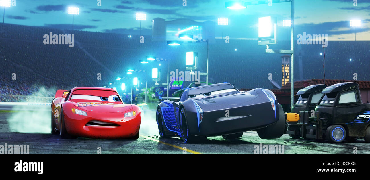 Los autos 3, desde la izquierda, Rayo McQueen (voz Owen Wilson