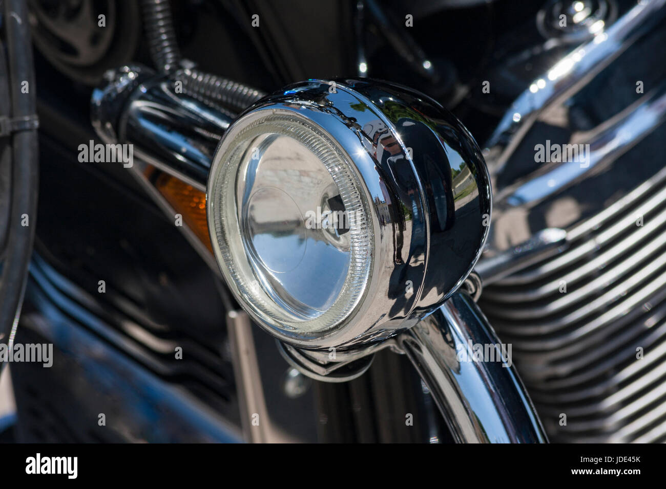 Antigua motocicleta turística: detalle lámpara espejo cromado Foto de stock