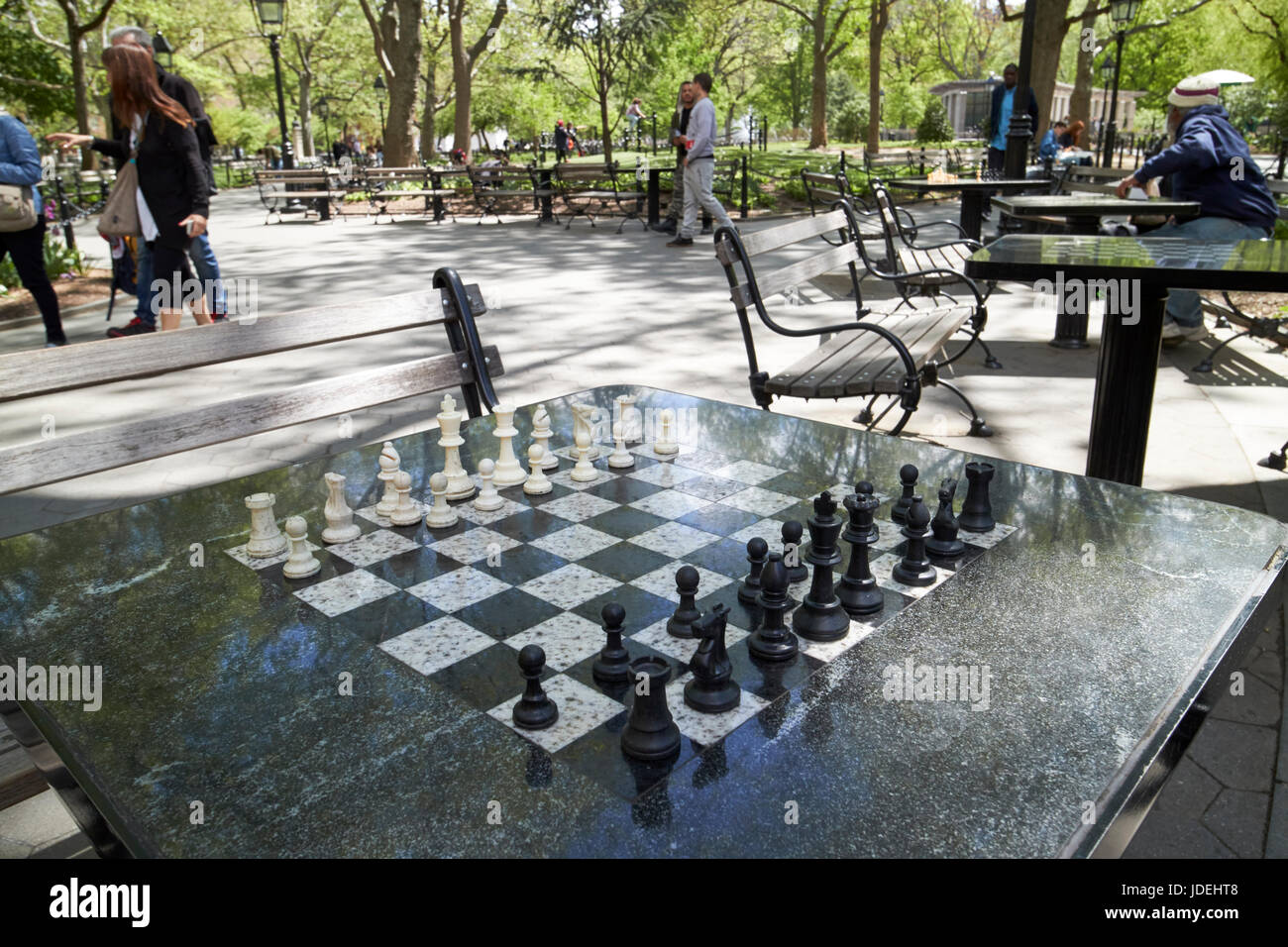 Tableros de ajedrez al aire libre el parque Washington Square de Nueva  York, EE.UU Fotografía de stock - Alamy