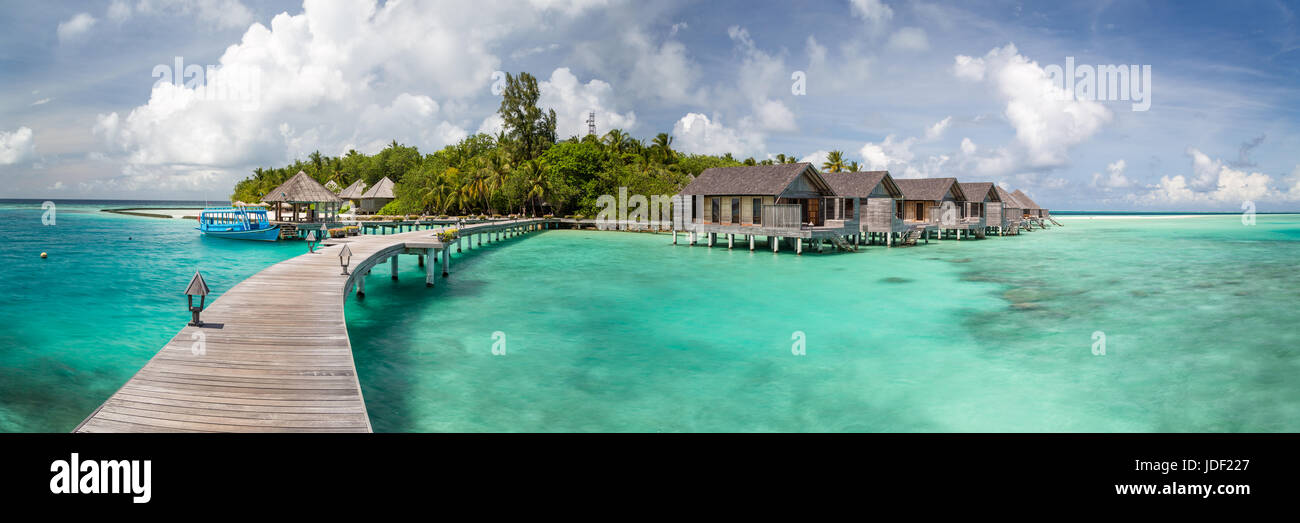 Isla Tropical, Gangehi Island, Ari Atoll, Maldivas, Océano Índico Foto de stock