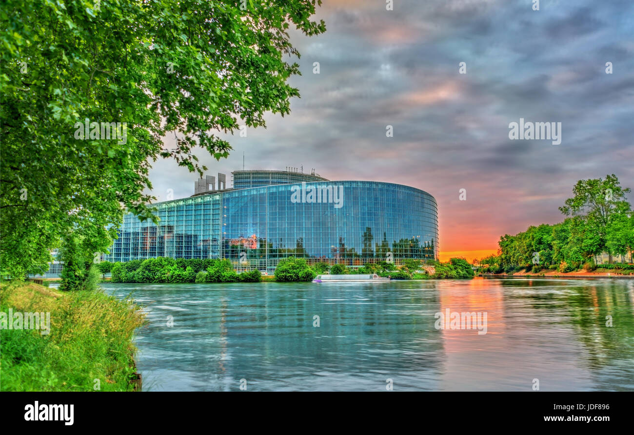 Edificio Louise Weiss del Parlamento Europeo en Estrasburgo, Francia Foto de stock