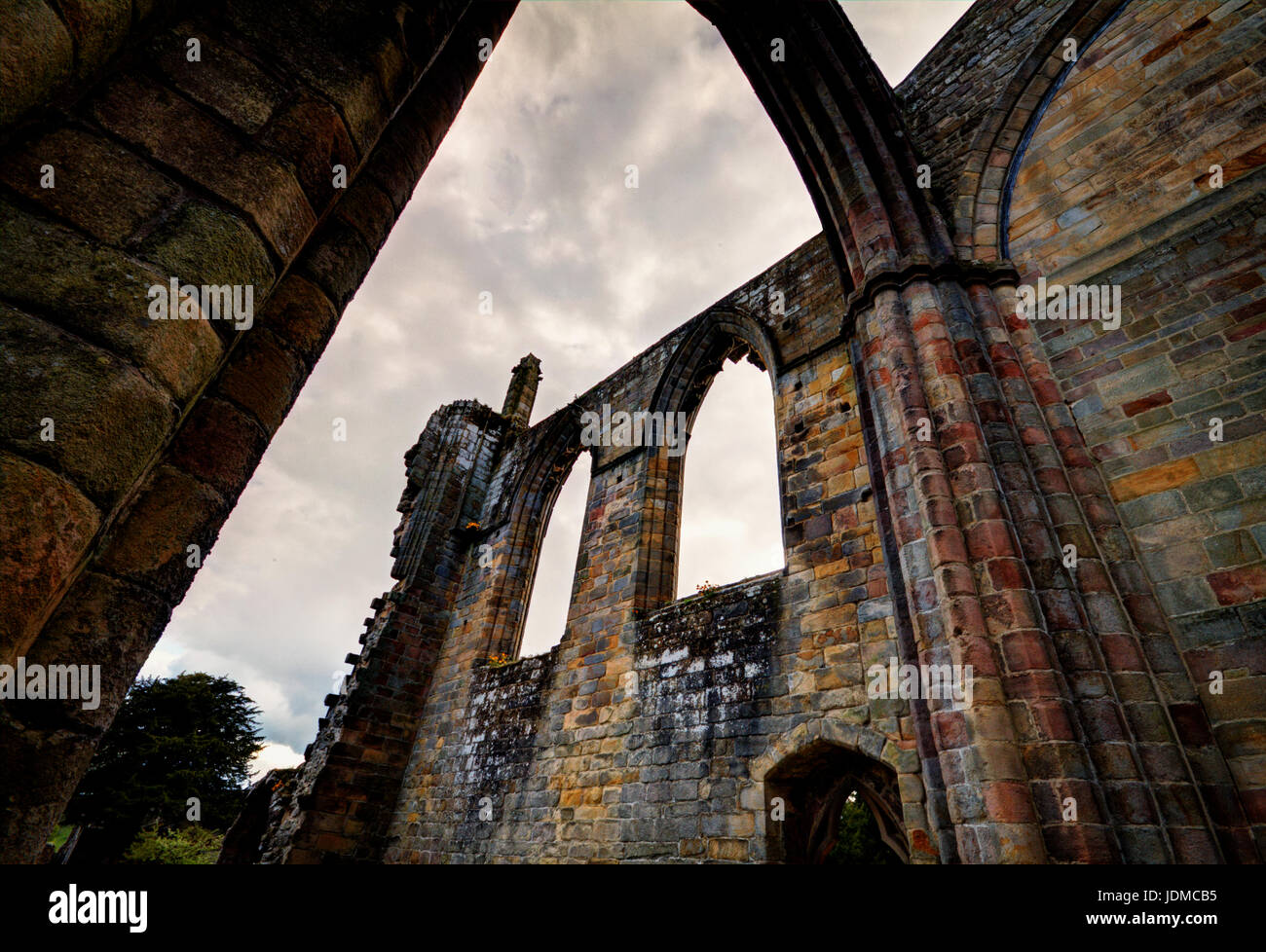 Una espectacular perspectiva de una sección de Bolton Abbey Foto de stock