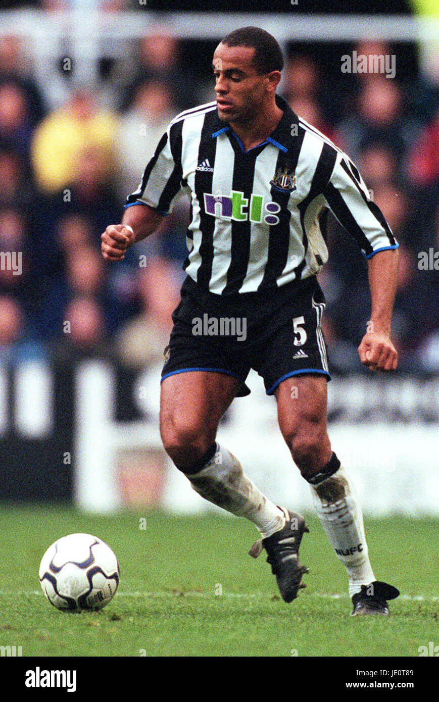 ALAIN GOMA Newcastle United FC St James Park NEWCASTLE INGLATERRA 04 de