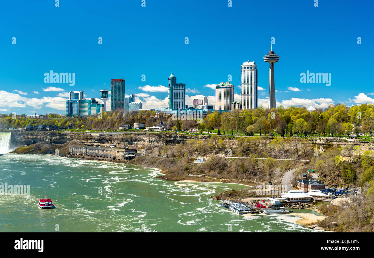 El horizonte de la ciudad de Niagara Falls en Canadá Foto de stock