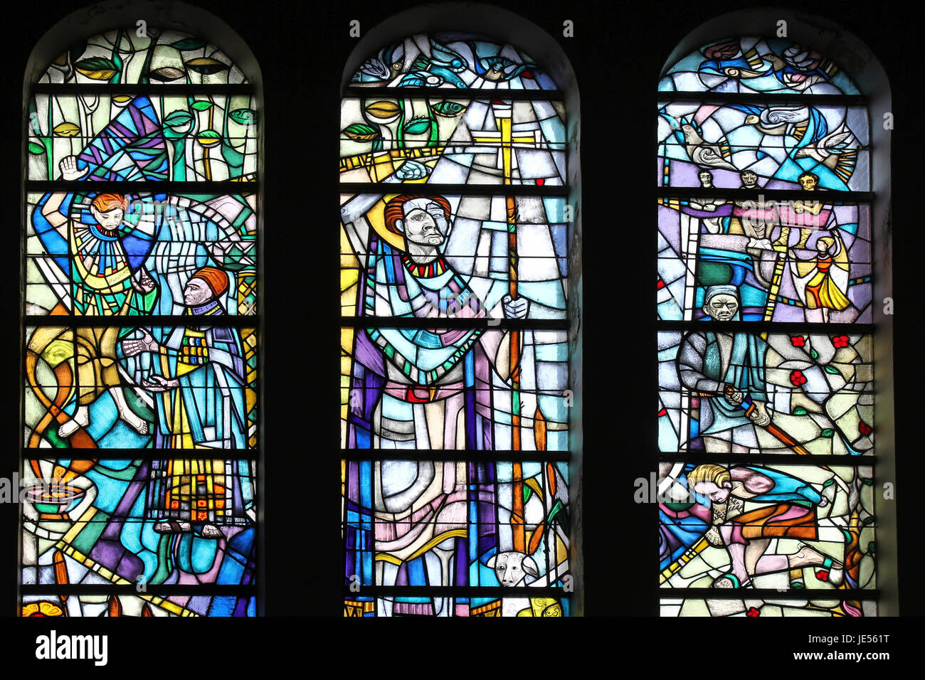 Vidriera de la Iglesia Católica Romana, den Burg, Texel Foto de stock