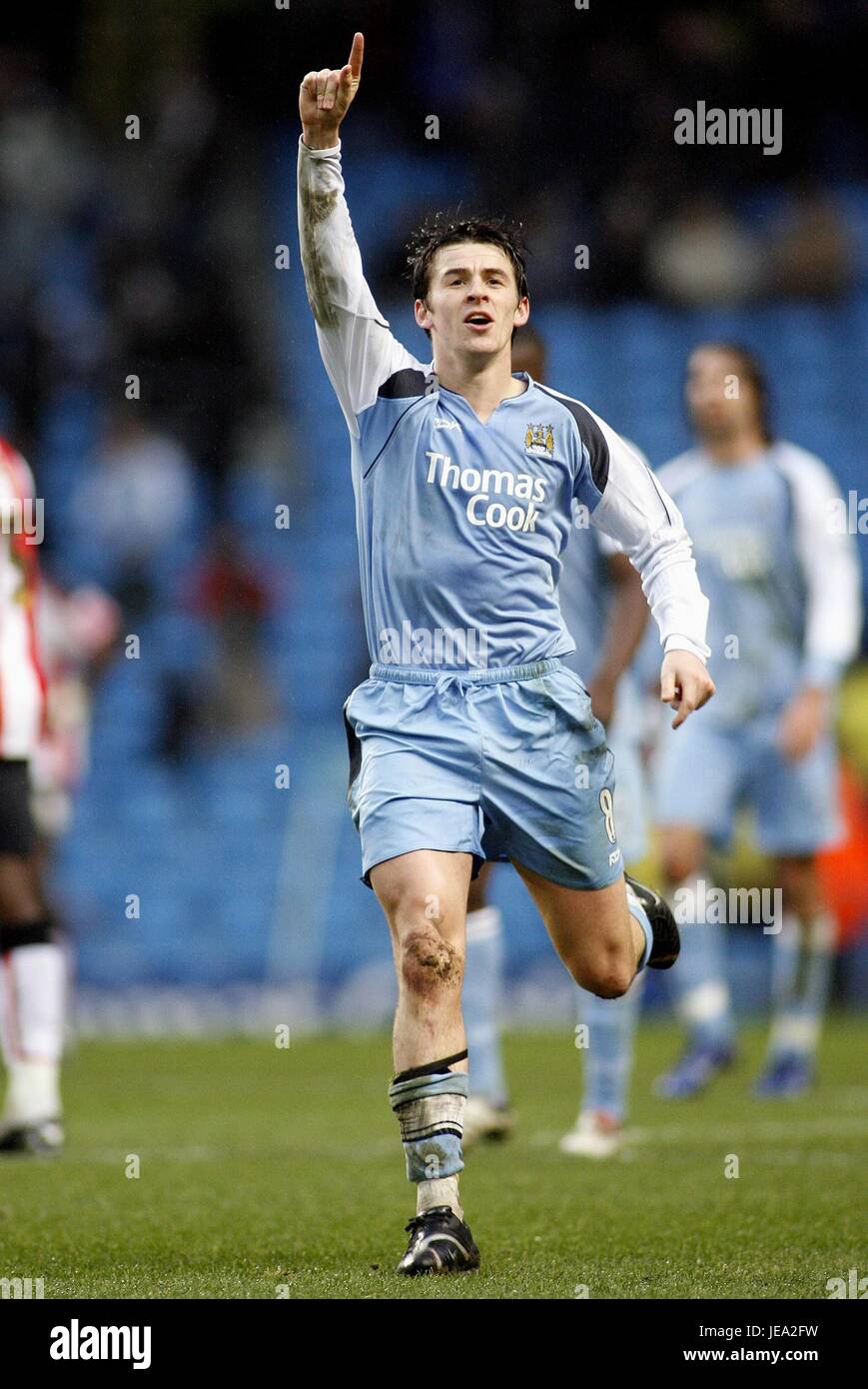 JOEY BARTON celebra su gol el Manchester City V SOUTHAMPTON City of Manchester Stadium Manchester, Inglaterra el 28 de enero de 2007 Foto de stock