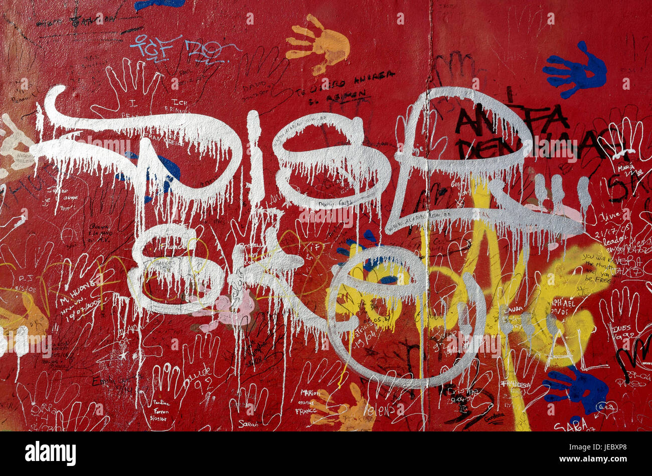 Alemania, Berlín Friedrich's Grove, el graffiti en el muro de Berlín, Foto de stock