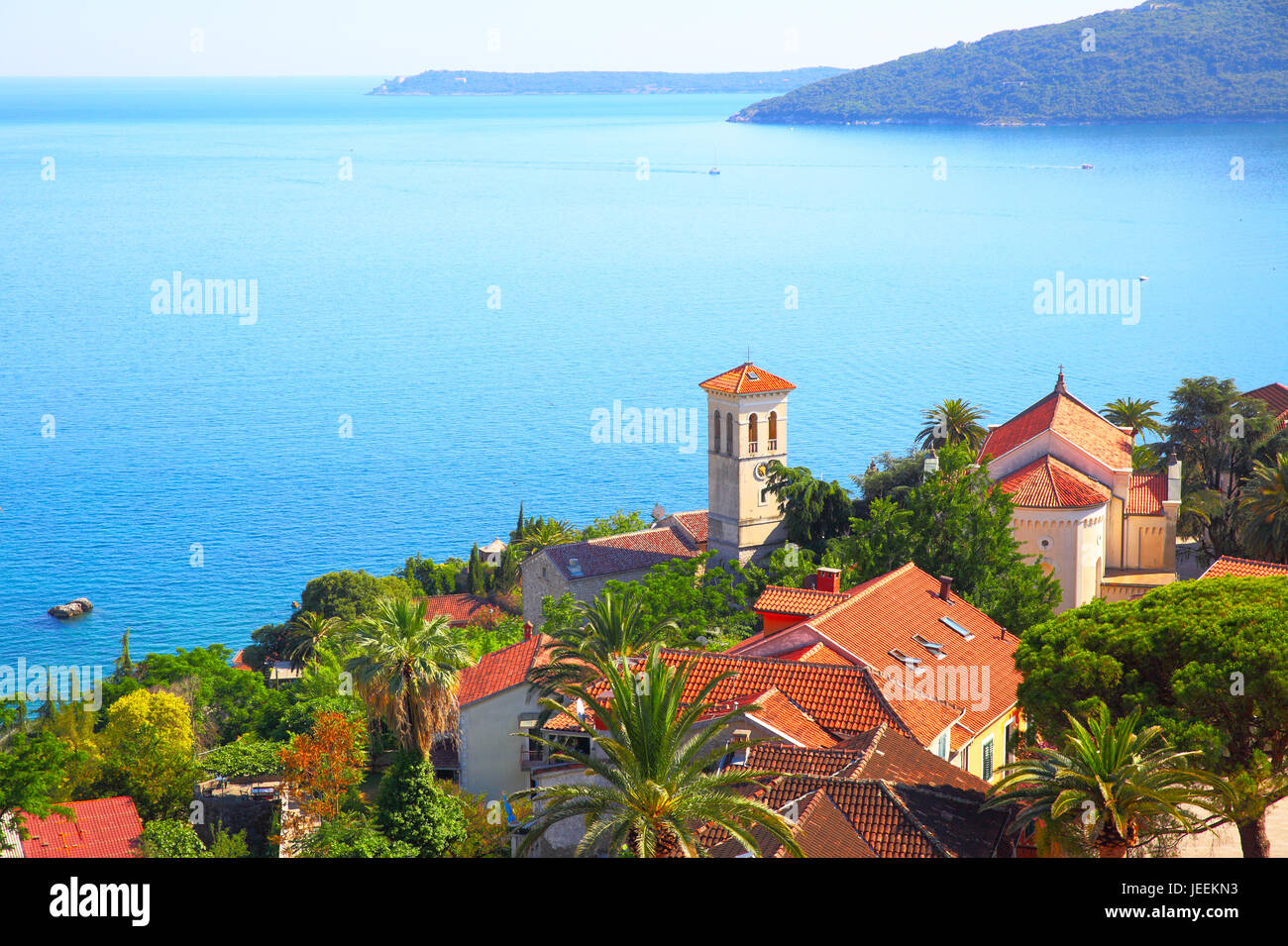 Herceg Novi, casco antiguo de la ciudad y la bahía de Kotor, Montenegro Foto de stock