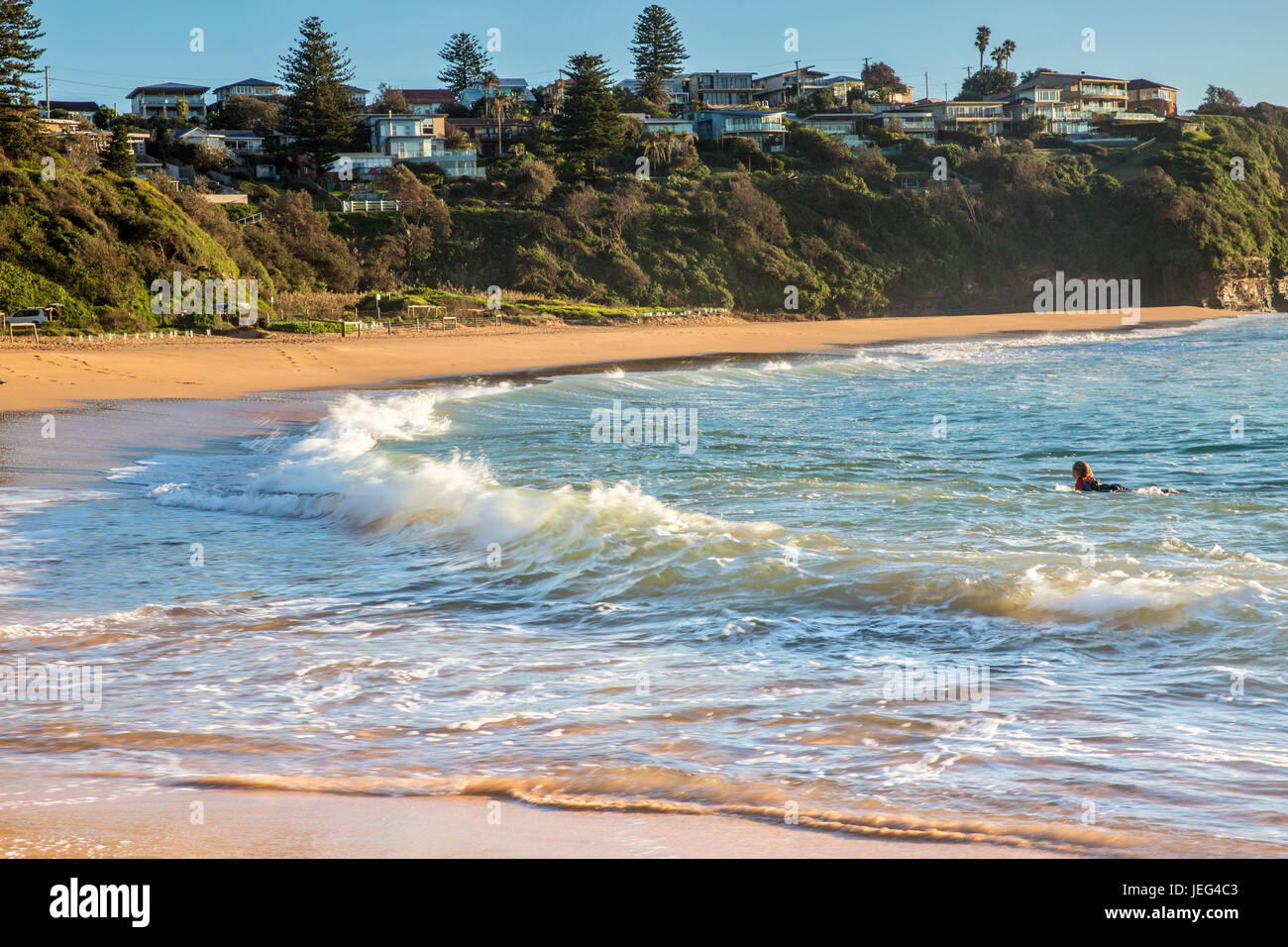 Warriewood beach en playas del norte de Sydney, Australia Foto de stock