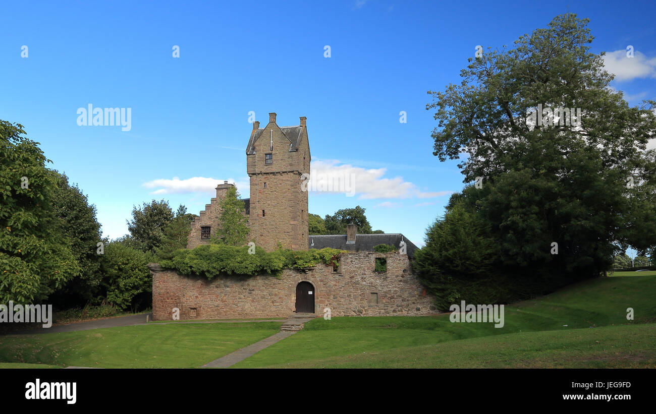 Castillo de red, también conocido como Castillo o Fintry Claverhouse Castillo en Dundee, Escocia Foto de stock