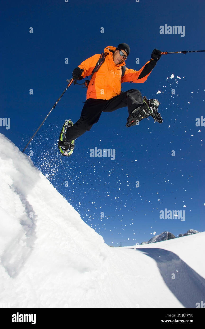 Zapata nevados caminar, deporte divertido en la nieve, ?sterreichw,  Schneeschuhwandern, Funsport im Schnee, Österreichw Fotografía de stock -  Alamy