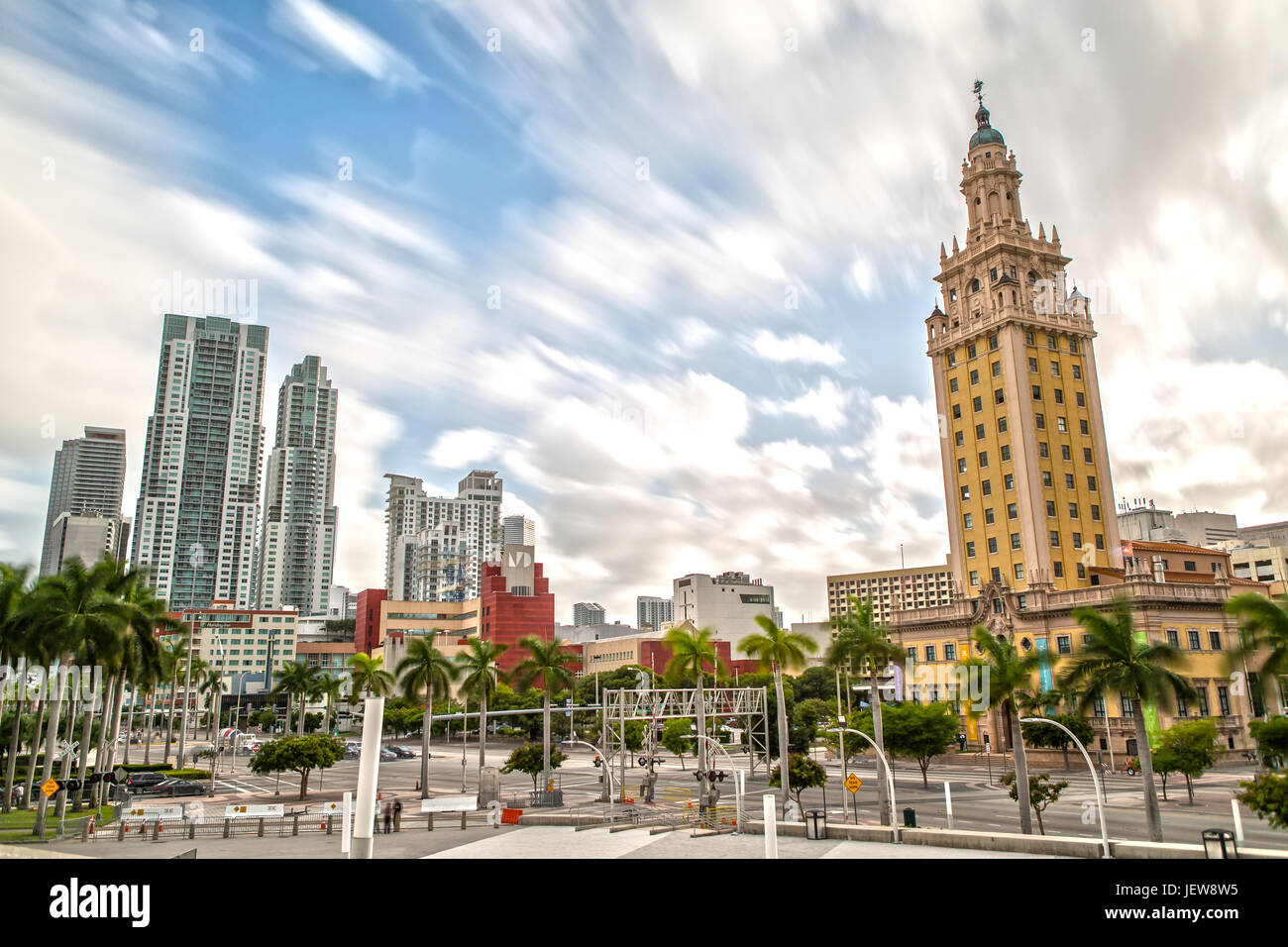 Torre de la libertad, y el Centro de Miami Foto de stock