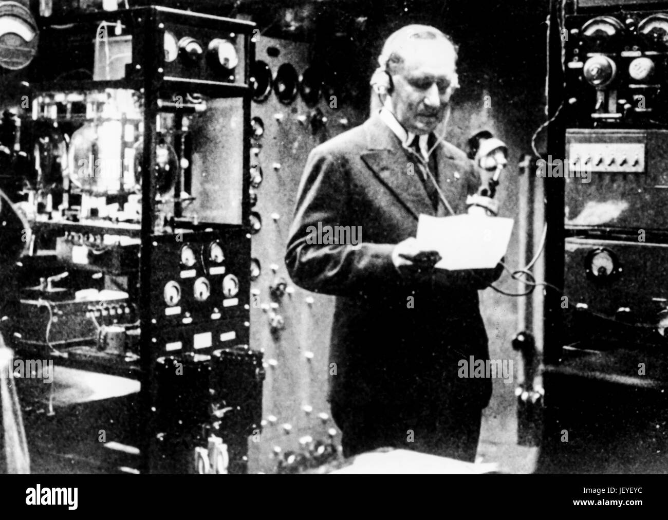 Guglielmo Marconi en el yate Elettra Foto de stock