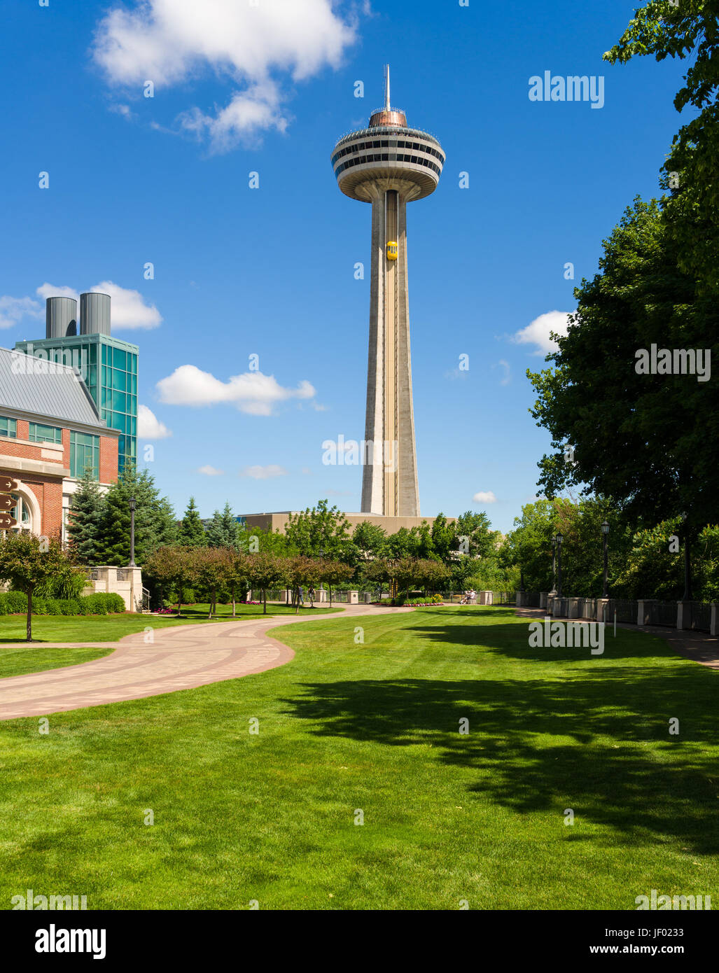 Skylon Tower en Niagara Falls, Canadá Foto de stock