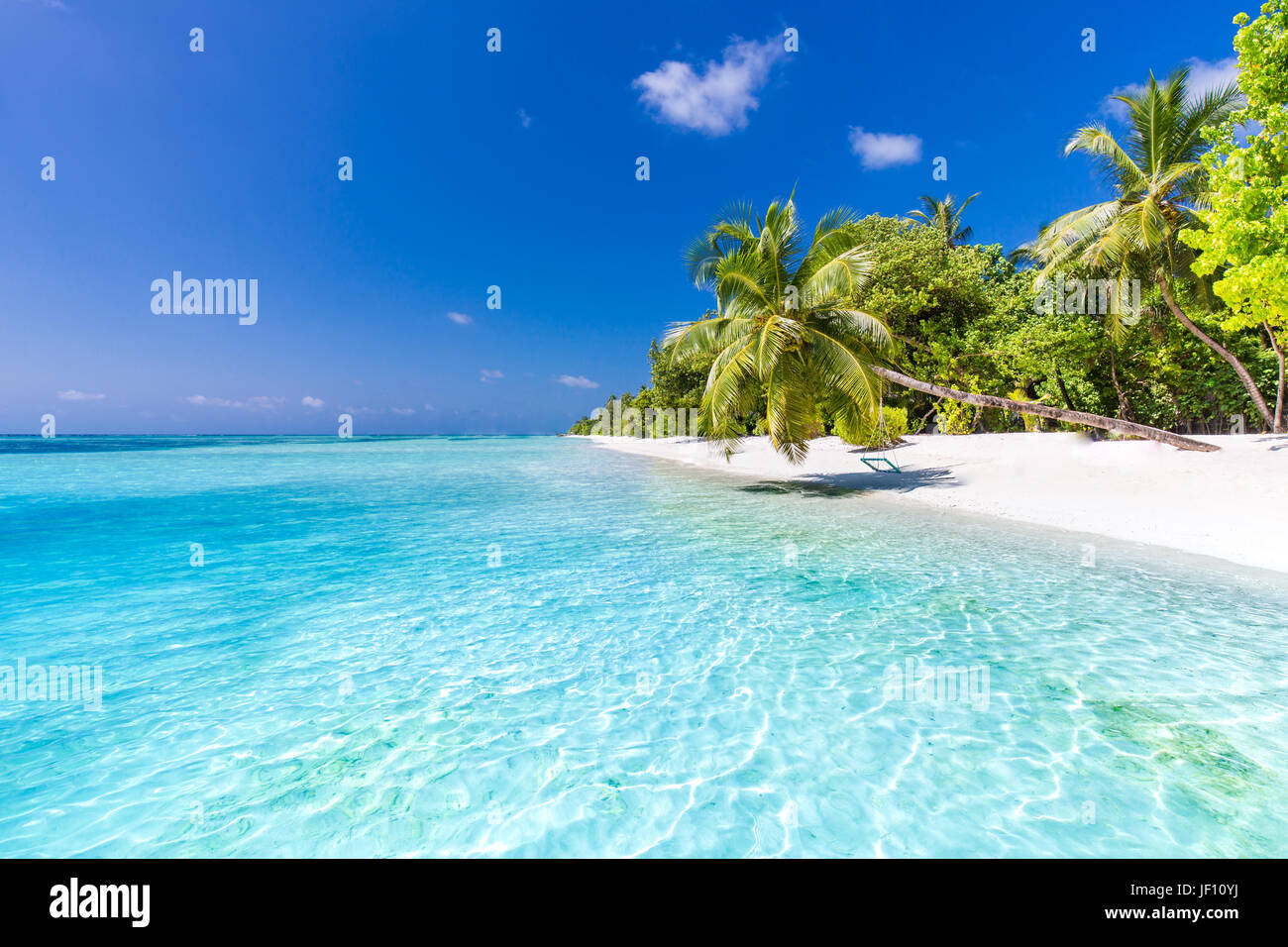 Vacaciones de verano y vacaciones de lujo en concepto de fondo. Verano en la playa y naturaleza tropical island banner Foto de stock