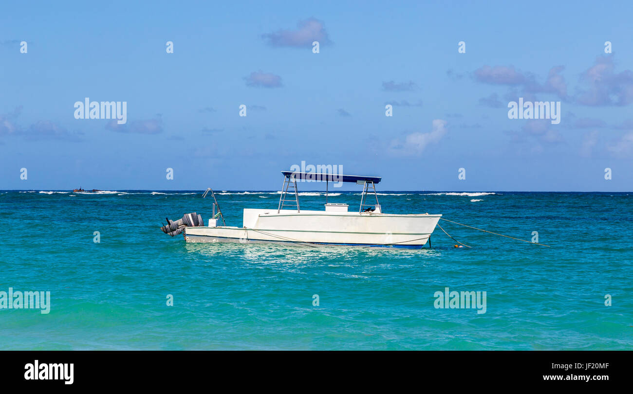 Barco en Punta Cana, Bávaro, República Dominicana. Foto de stock