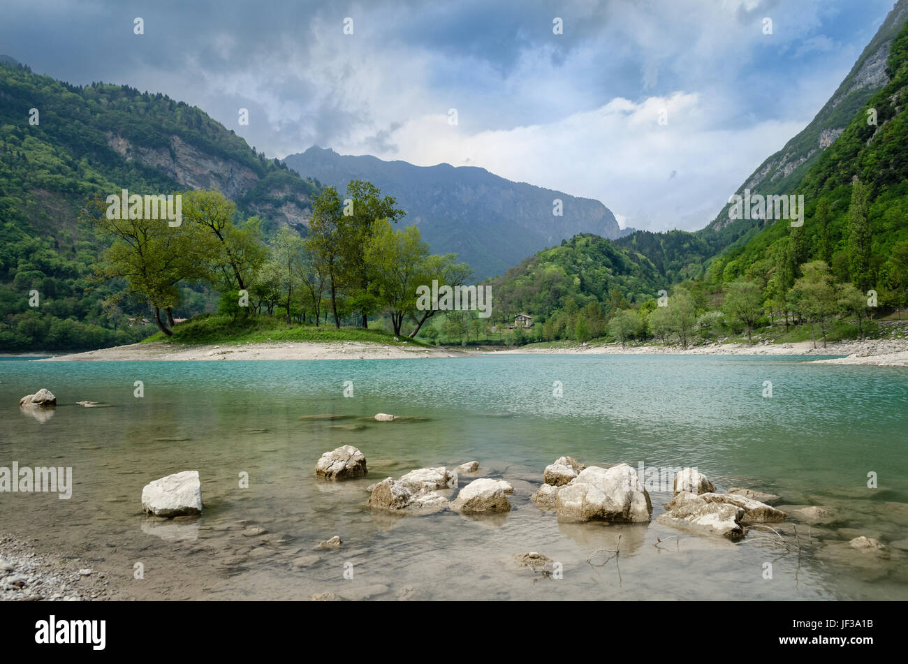 Lago di Tenno Trentino (Italia) Foto de stock