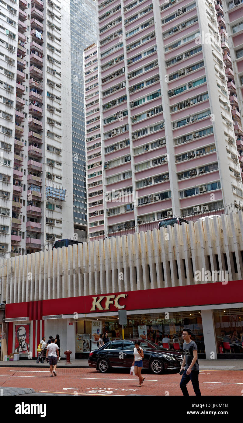 La atestada alojamiento de Hong Kong Foto de stock