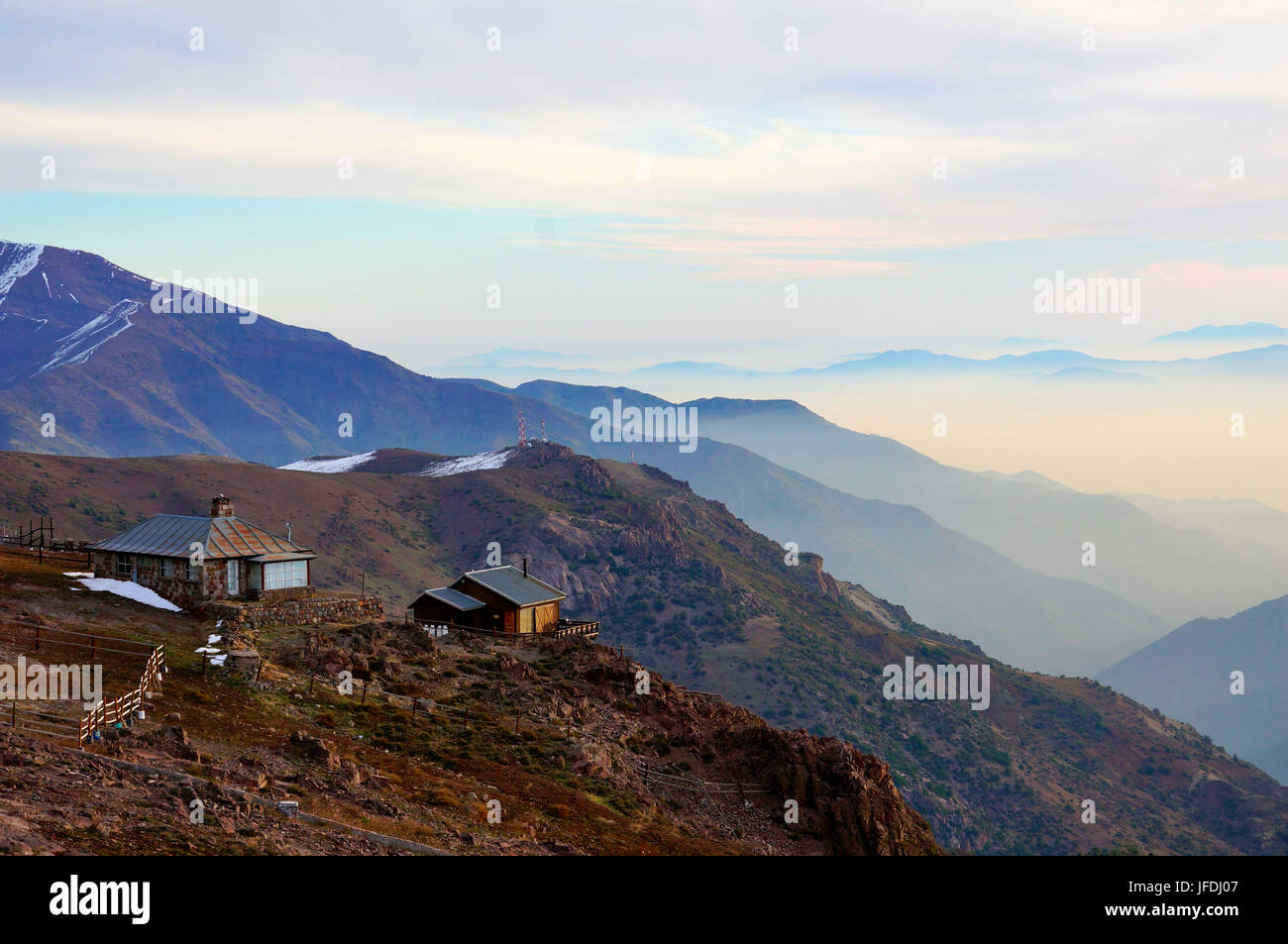 Hermosa vista de las montañas en Chile Foto de stock
