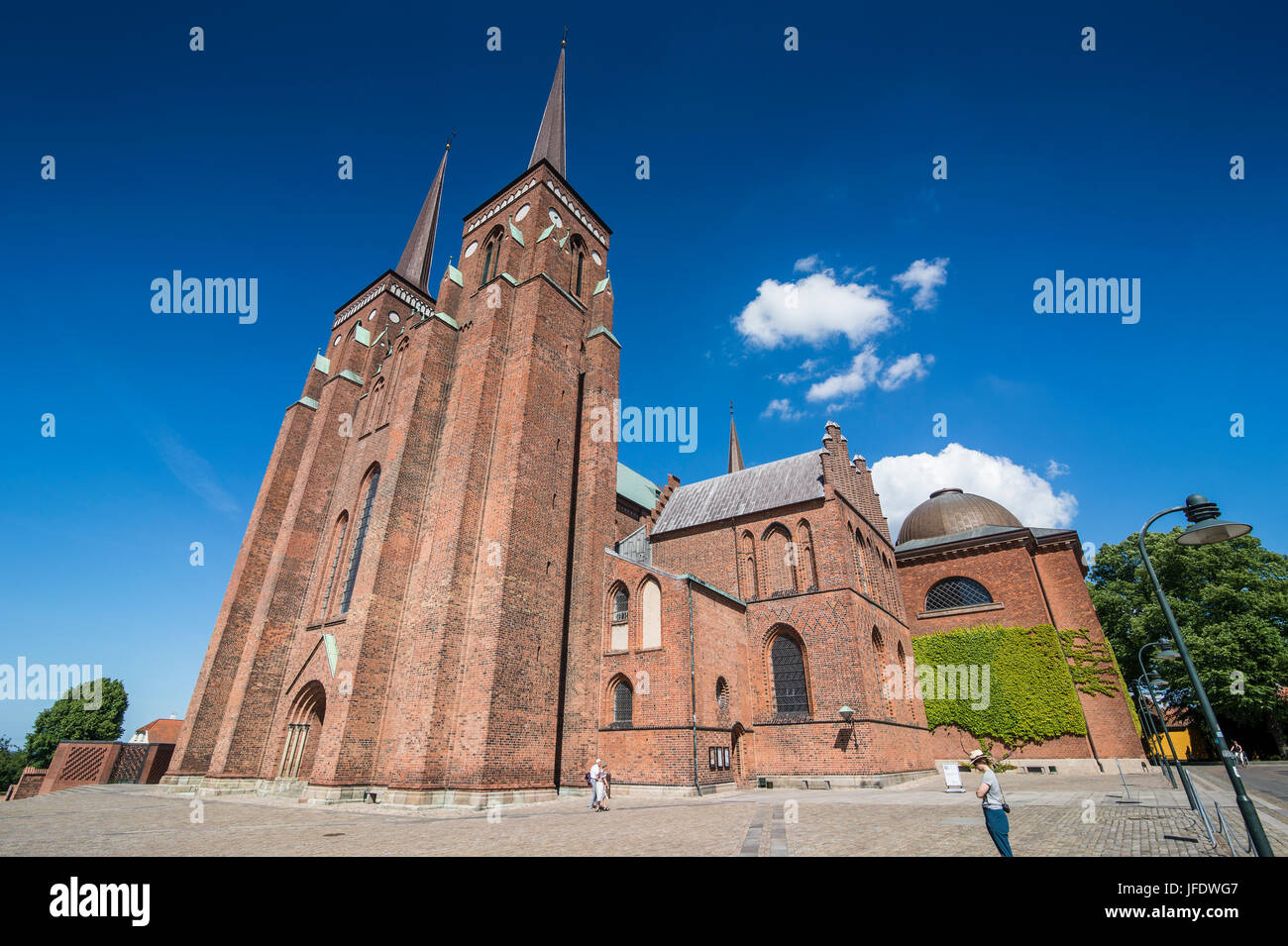 Vista del patrimonio mundial de la Unesco la Catedral de Roskilde, Dinamarca Foto de stock