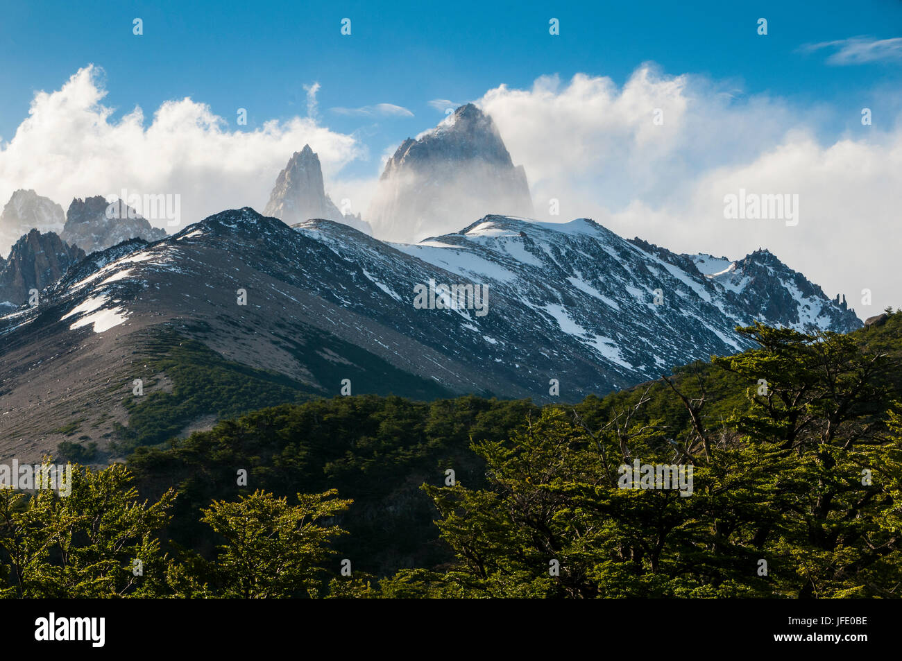 Monte Fitzroy, patrimonio mundial de la Unesco la vista El Chalten, Argentina, Sudamérica Foto de stock