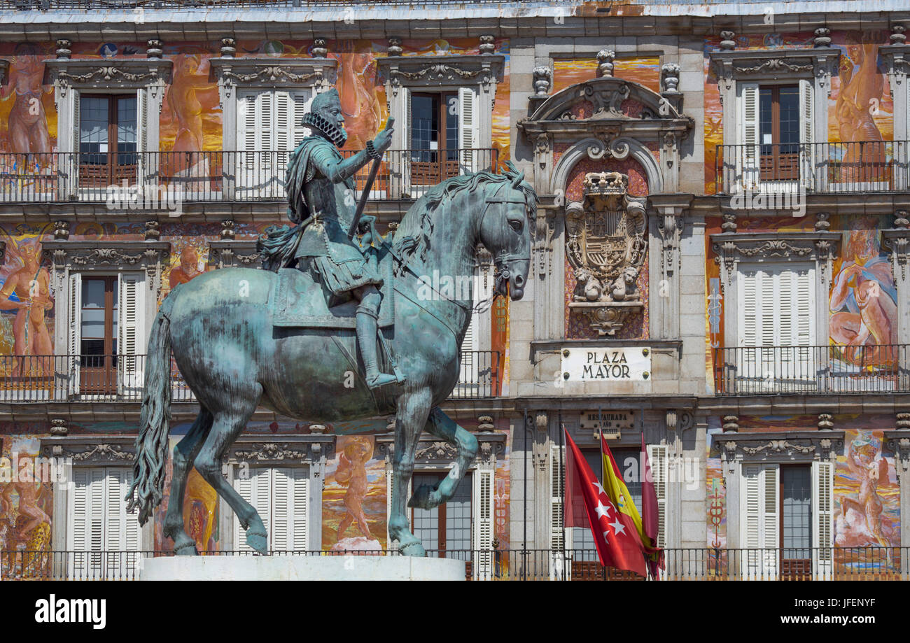 España, de la ciudad de Madrid, Plaza Mayor, el Monumento a Felipe III. Foto de stock