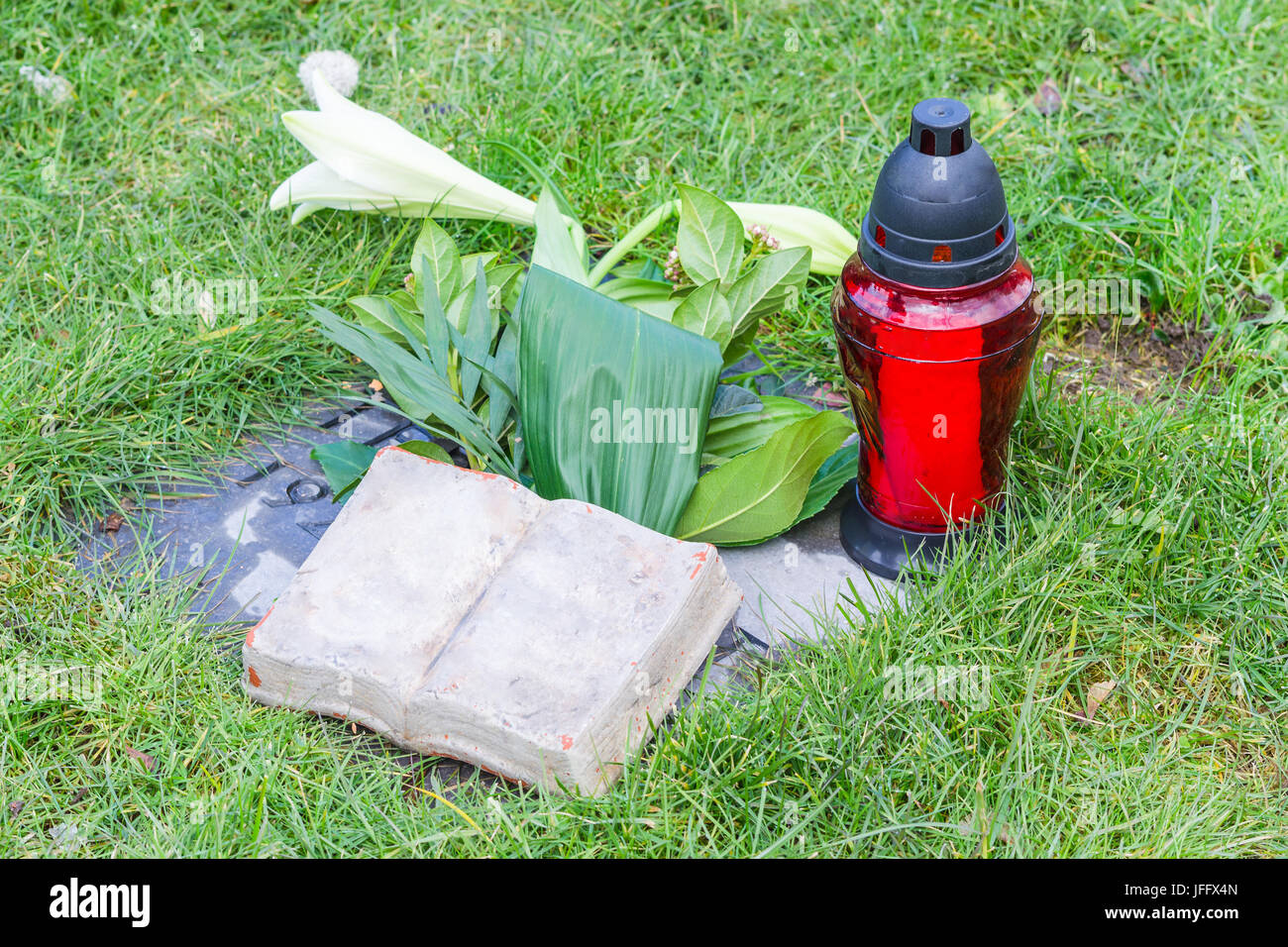Tumba de tierra fotografías e imágenes de alta resolución Alamy