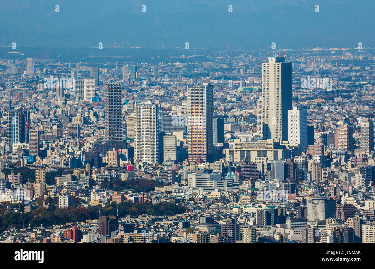 Japón, Kanto, la ciudad de Tokio, en el área de Ikebukuro horizonte, edificio Sunshine Foto de stock