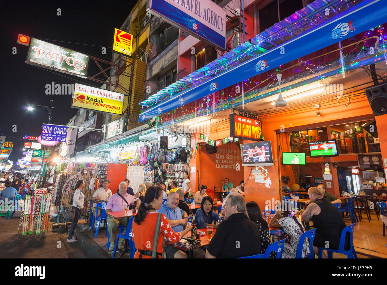 Tailandia, Bangkok, Khaosan Road, restaurantes típicos Foto de stock