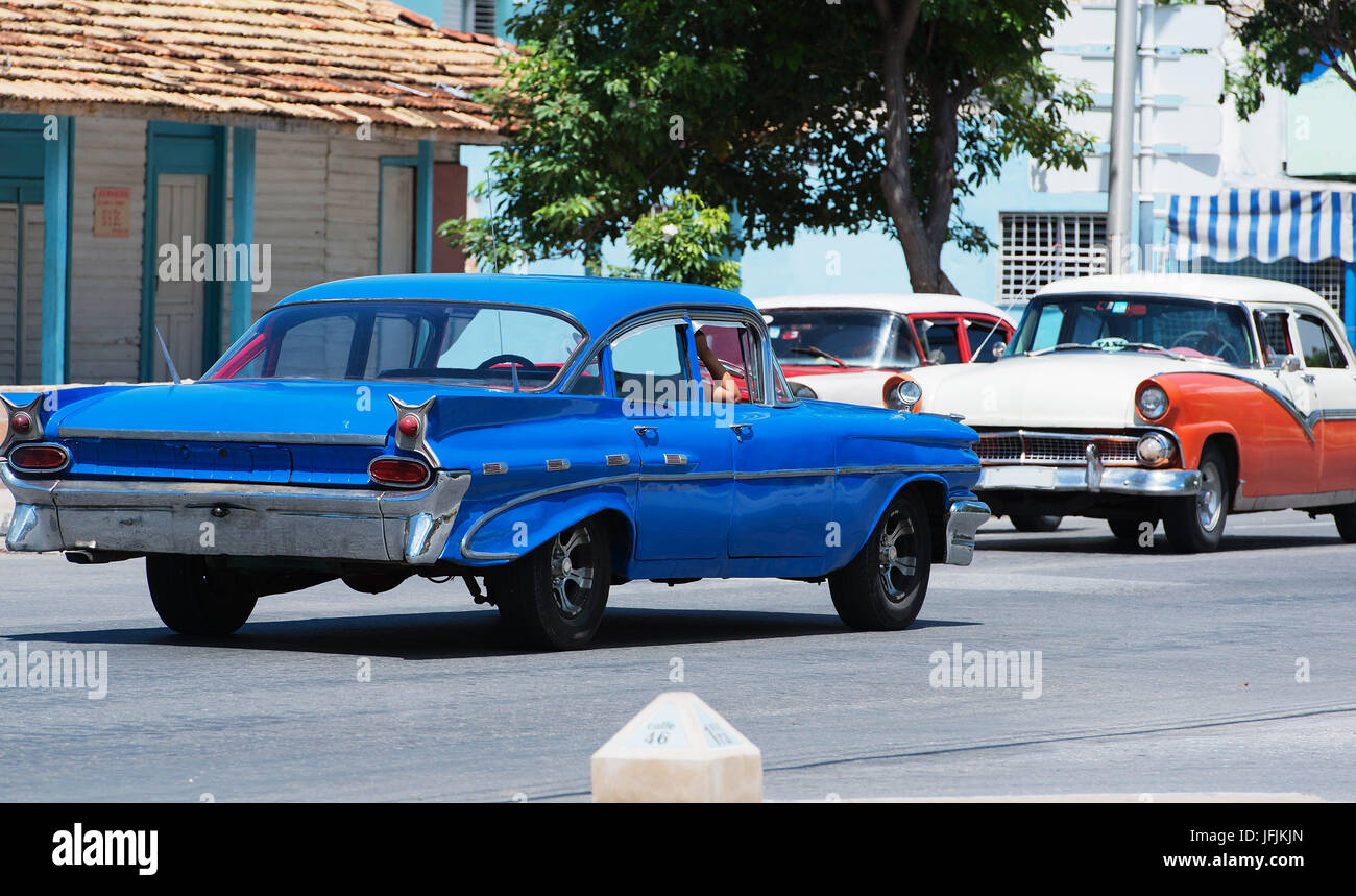 Coche clásico Americano en la calle en la Habana Cuba Foto de stock
