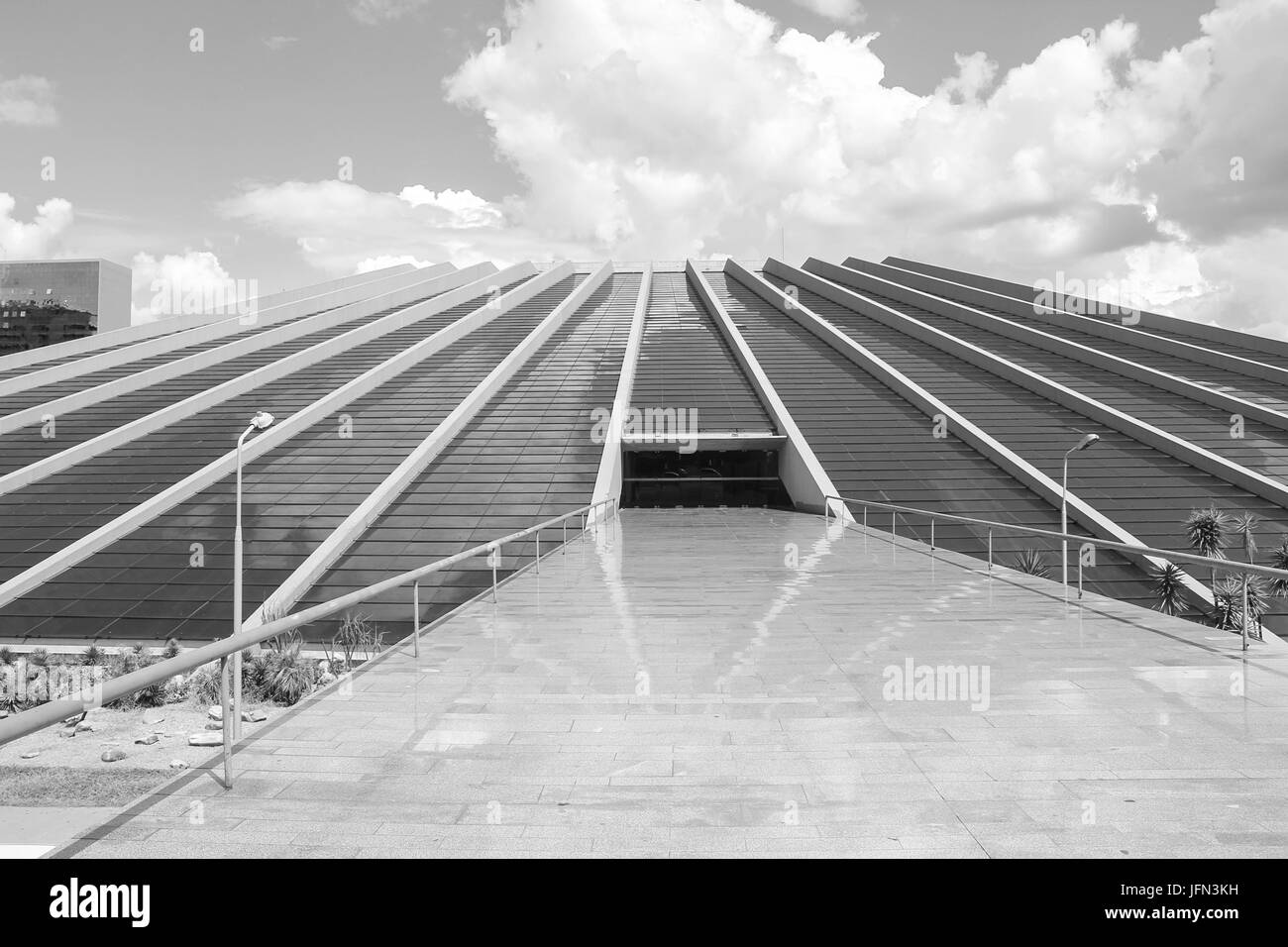 El Teatro Nacional de Brasilia, el arquitecto Oscar Niemeyer Foto de stock
