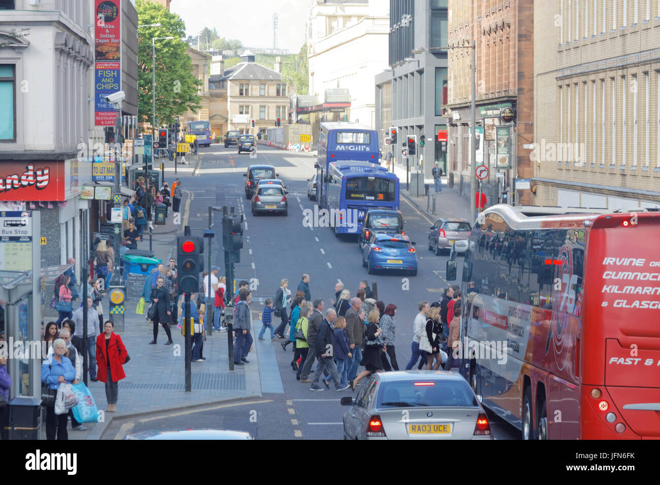 Hope Street Glasgow que es descrito como uno de los más contaminados del Reino Unido calles debido a las emisiones de los automóviles Foto de stock