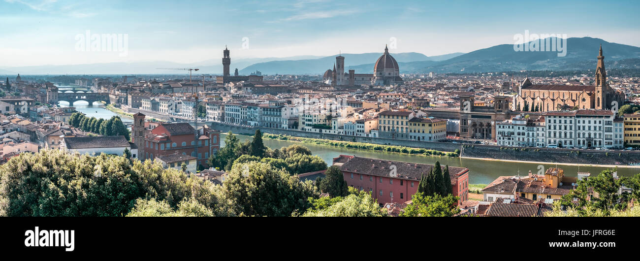 Vista panorámica sobre el centro histórico de la ciudad de Florencia. Toscana, Italia Foto de stock