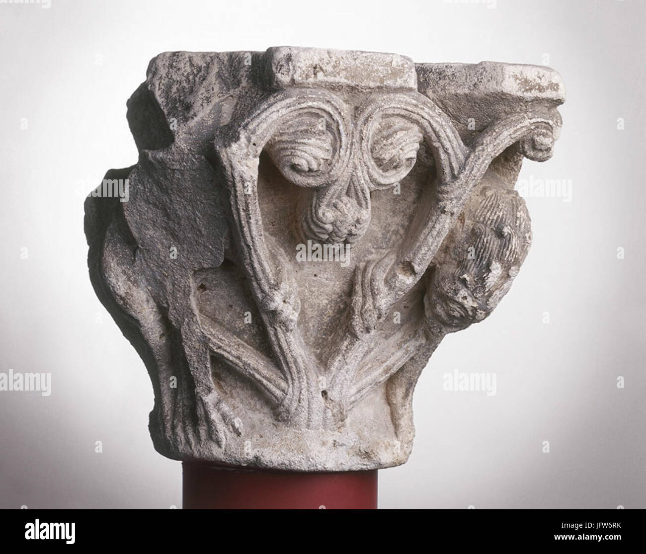 Anonyme toulousain - Carpa de colonne simples , Leones dans des lianes - Musée des Augustins - ME 0 (2) Foto de stock