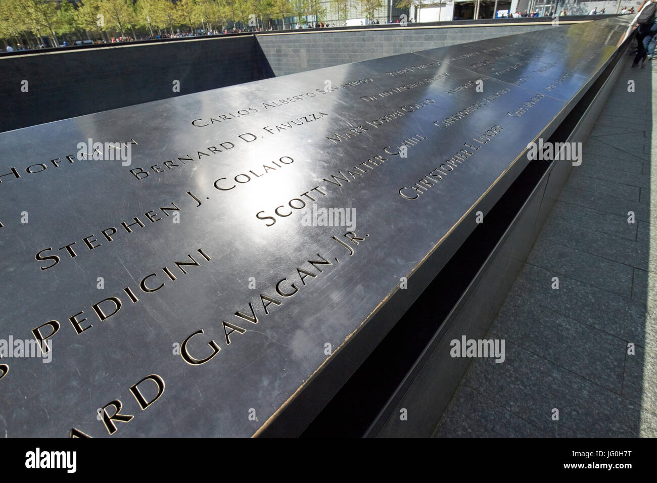 Los nombres de la North Memorial pool ex 1 del World Trade Center de la ciudad de Nueva York la huella de EE.UU. Foto de stock