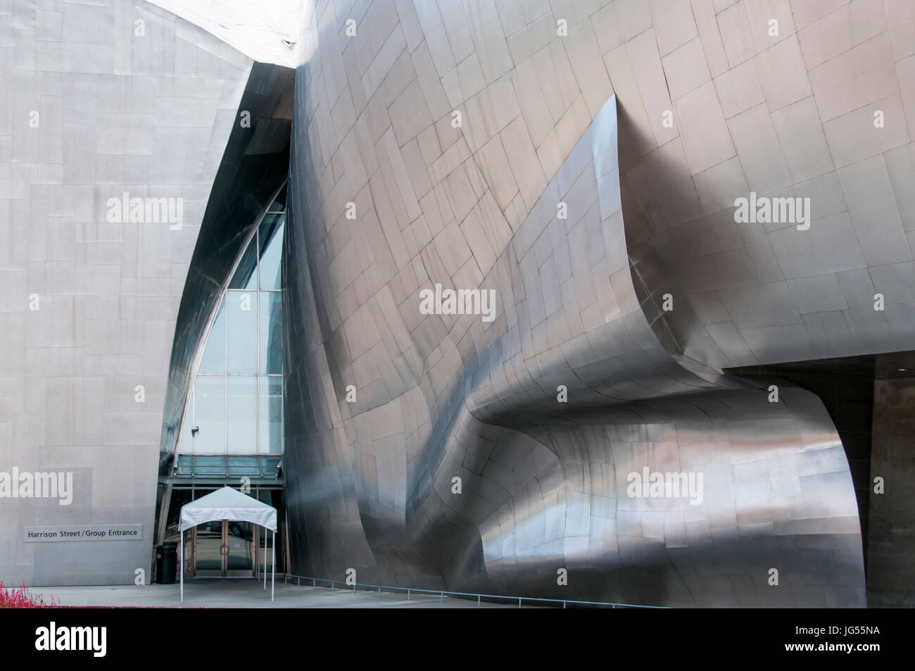 Parte de la EMP o museo Experience Music Project en Seattle Center, diseñado por Frank Gehry. Foto de stock