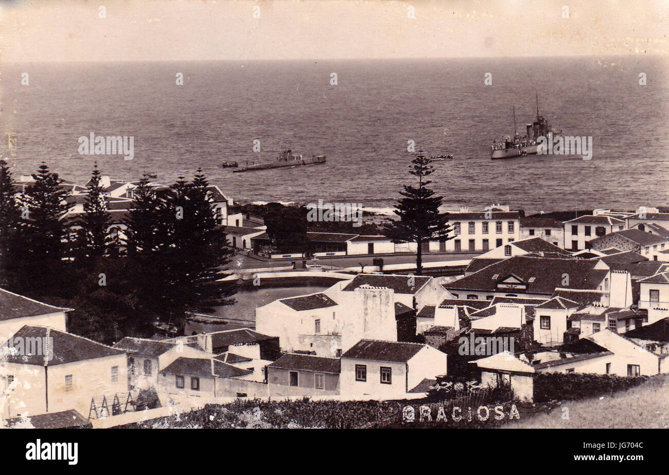 Santa Cruz da Graciosa, vasos de guerra na baäADa, Ilha Graciosa, AäA7ores, Arquivo de Villa Maria, Angra do HeroäADsmo, AäA7ores. Foto de stock