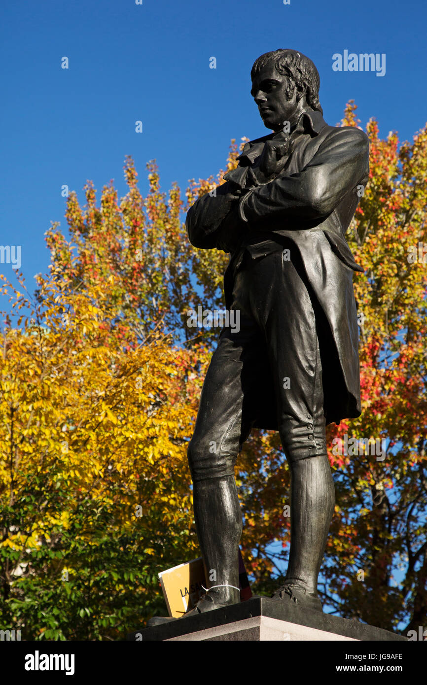 Estado de Robert Burns en Dorchester Square, en Montreal, Canadá. Burns (1759 - 1796) es el poeta nacional de Escocia. Foto de stock
