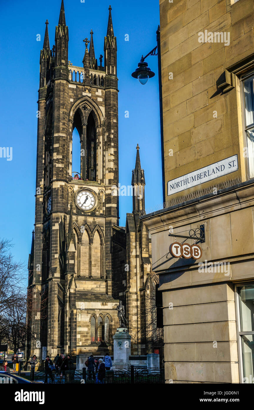 Iglesia de Santo Tomás, el mártir (la iglesia de Santo Tomás), además de la esquina de Northumberland Street, Newcastle upon Tyne Tyne y desgaste, Inglaterra, Reino Unido. Foto de stock