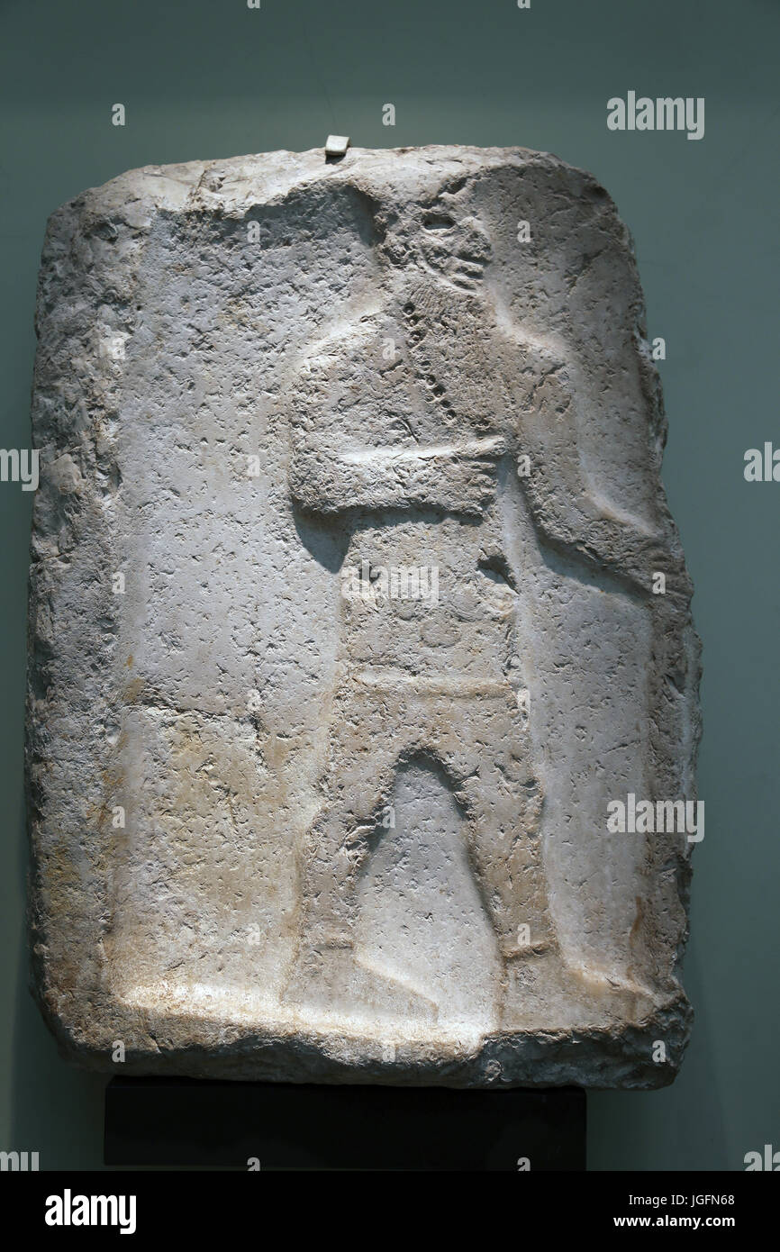 Macho barbudo adorador, 600-570 A.C. Apareció en Chipre. Adaptado chipriota contemporánea de Oriente Medio styles.cabeza fue tallada Phoeician (Biblos). Britis Foto de stock
