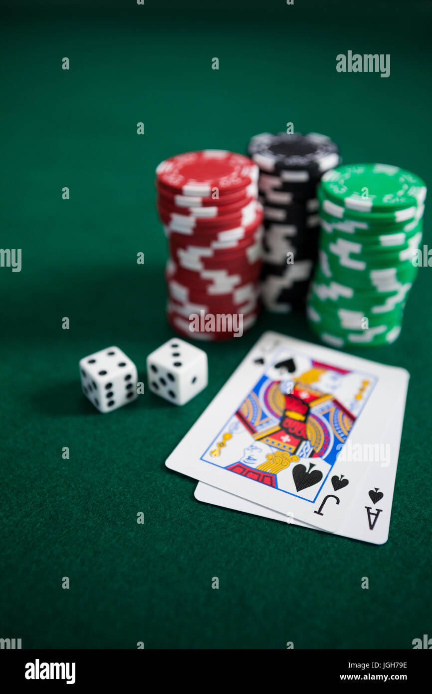 Como jugar poker con fichas y dados Como jugar poker con fichas y dados