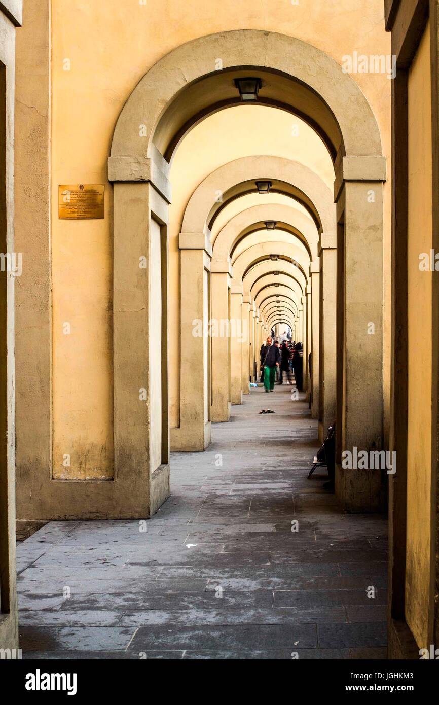 Lungarno Archibusieri pasaje. Florencia, Provincia de Florencia, Italia. 21.12.2015 Foto de stock