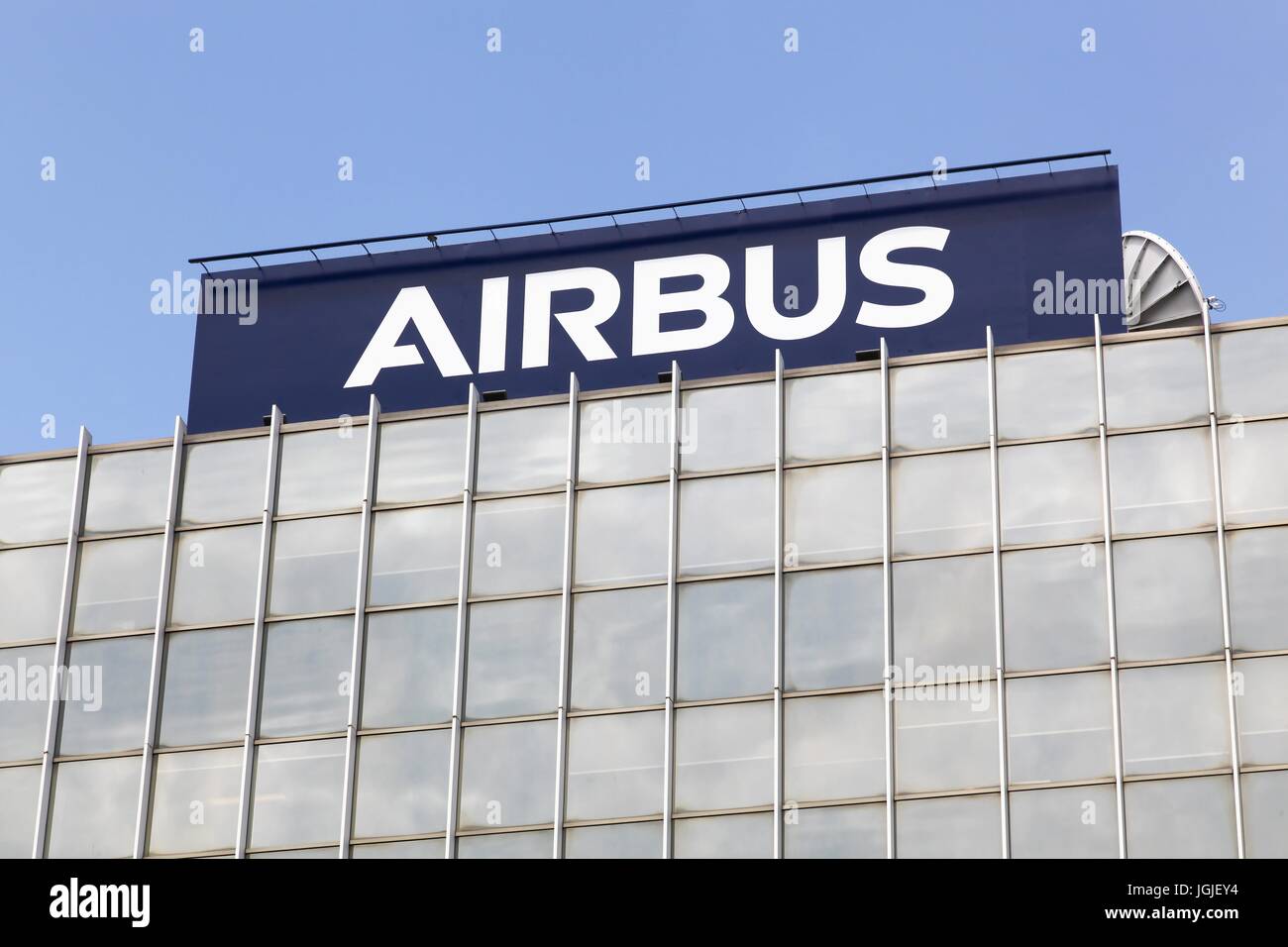 Toulouse, Francia - 2 de junio, 2017: Airbus es una división de la multinacional Airbus se que fabrica aviones civiles Foto de stock