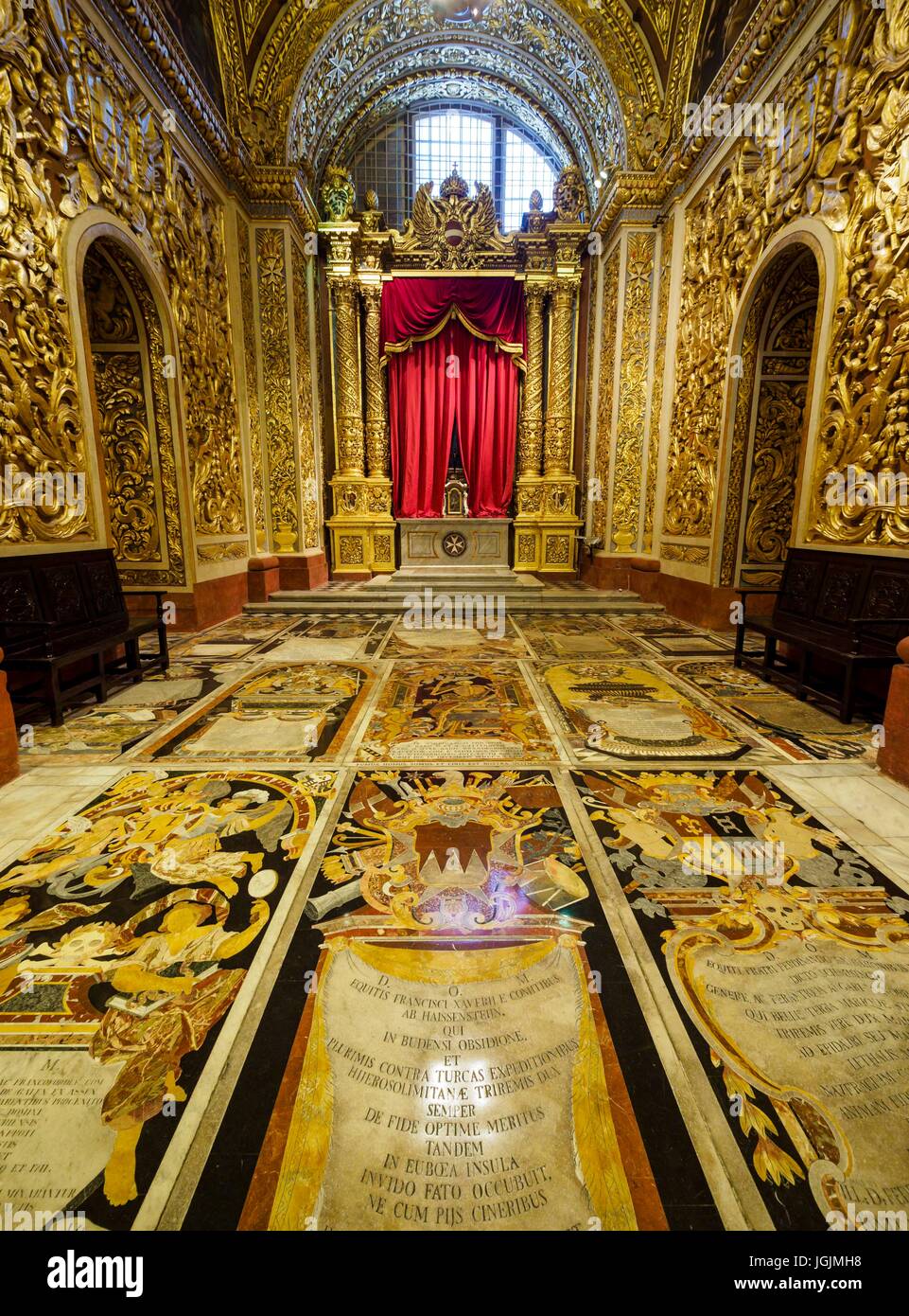 Vista interior de la concatedral de San Juan en la capital La Valeta / Malta. Foto de stock