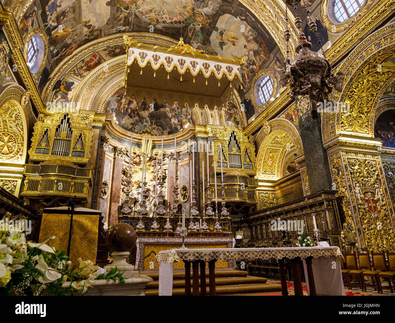 El santuario de la concatedral de San Juan en la capital, La Valeta, Malta / Foto de stock